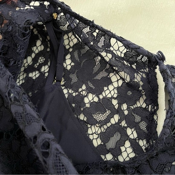 J. Crew Navy Long Sleeve Lace Top with Removable Tank Lining, Size 4 NWOT - Picture 12 of 13